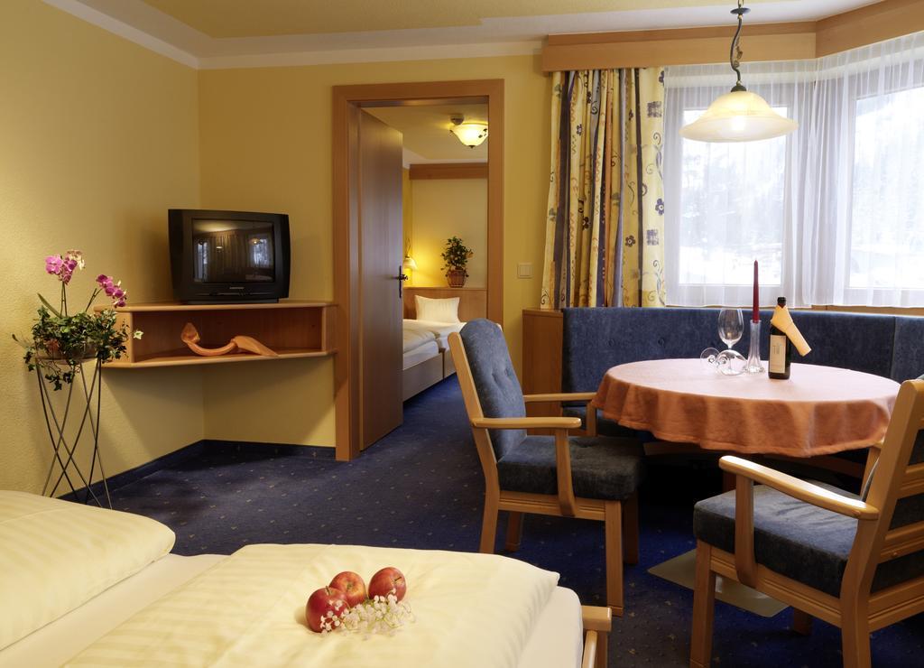 Hotel Gundolf Sankt Leonhard im Pitztal Chambre photo