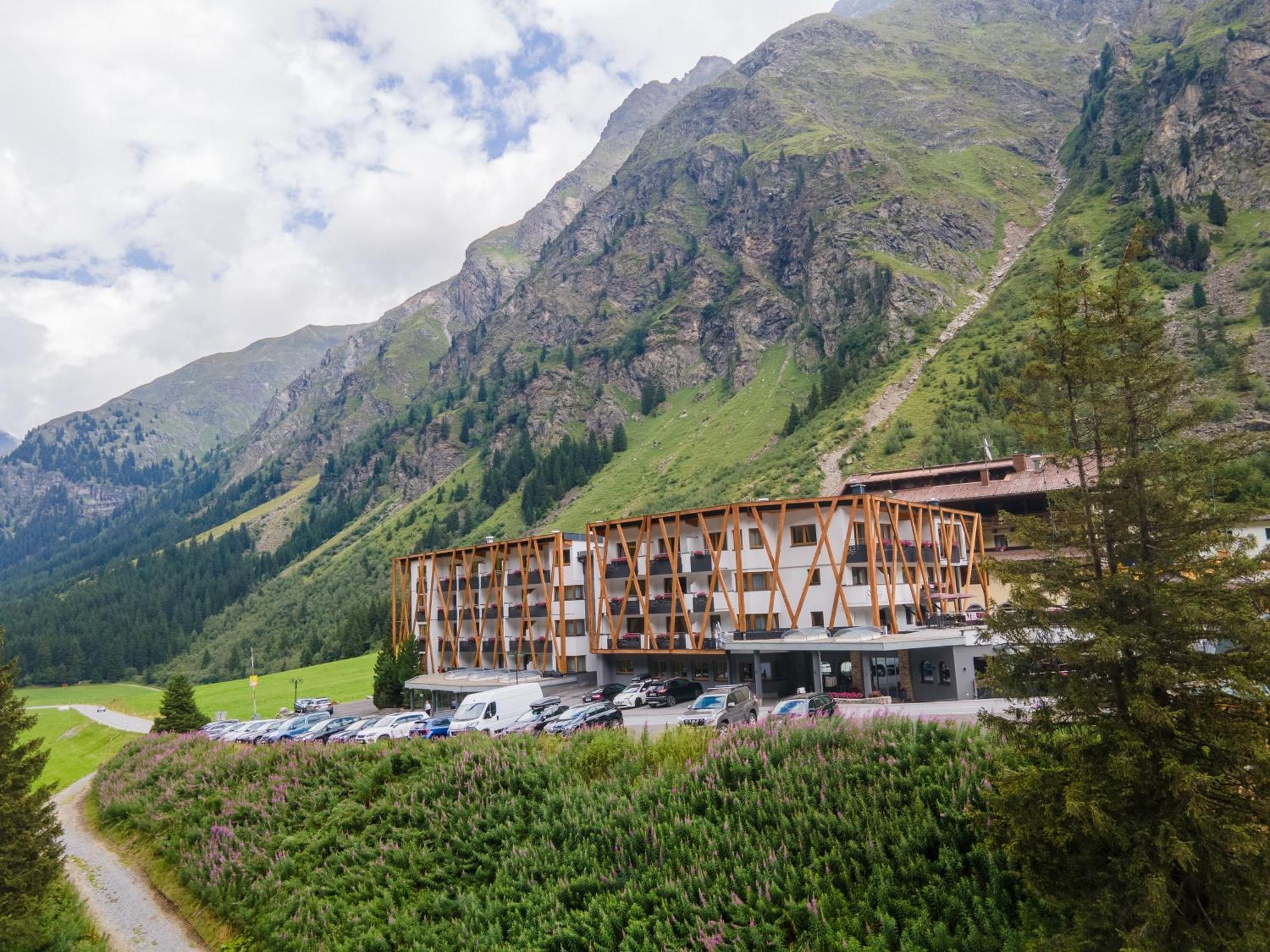 Hotel Gundolf Sankt Leonhard im Pitztal Extérieur photo